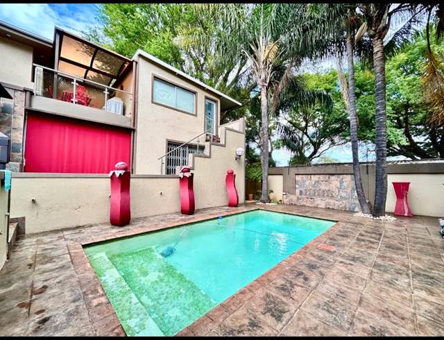 4 BEDROOM HOUSE FOR SALE IN CARIBBEAN BEACH